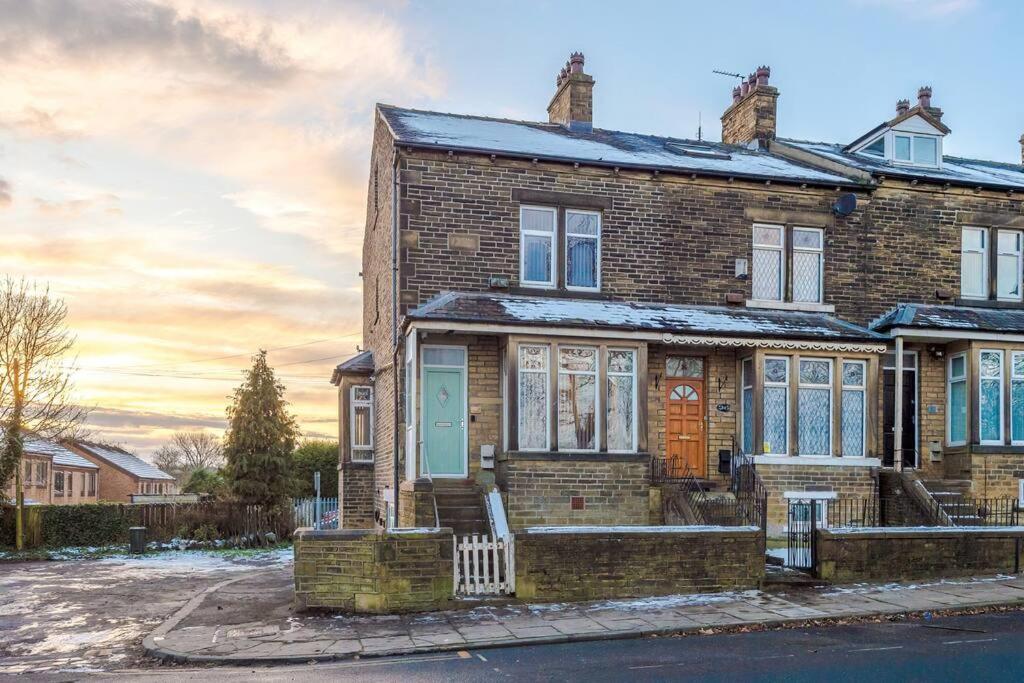Beautiful Bradford Sleeps 10 With Parking By Purestay Short Bradford (West Yorkshire)