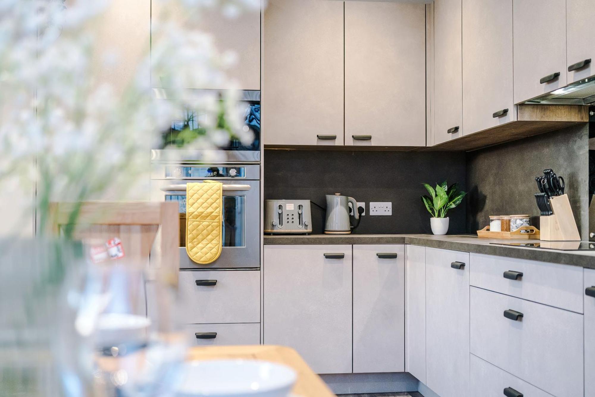 Beautiful Bradford Sleeps 10 With Parking By Purestay Short Bradford (West Yorkshire)