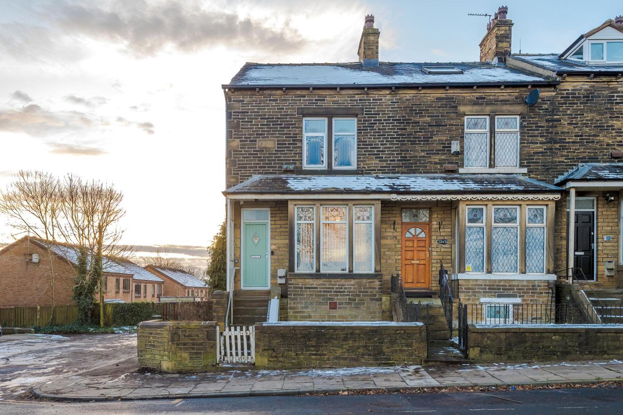 Beautiful Bradford Sleeps 10 With Parking By Purestay Short Holiday home