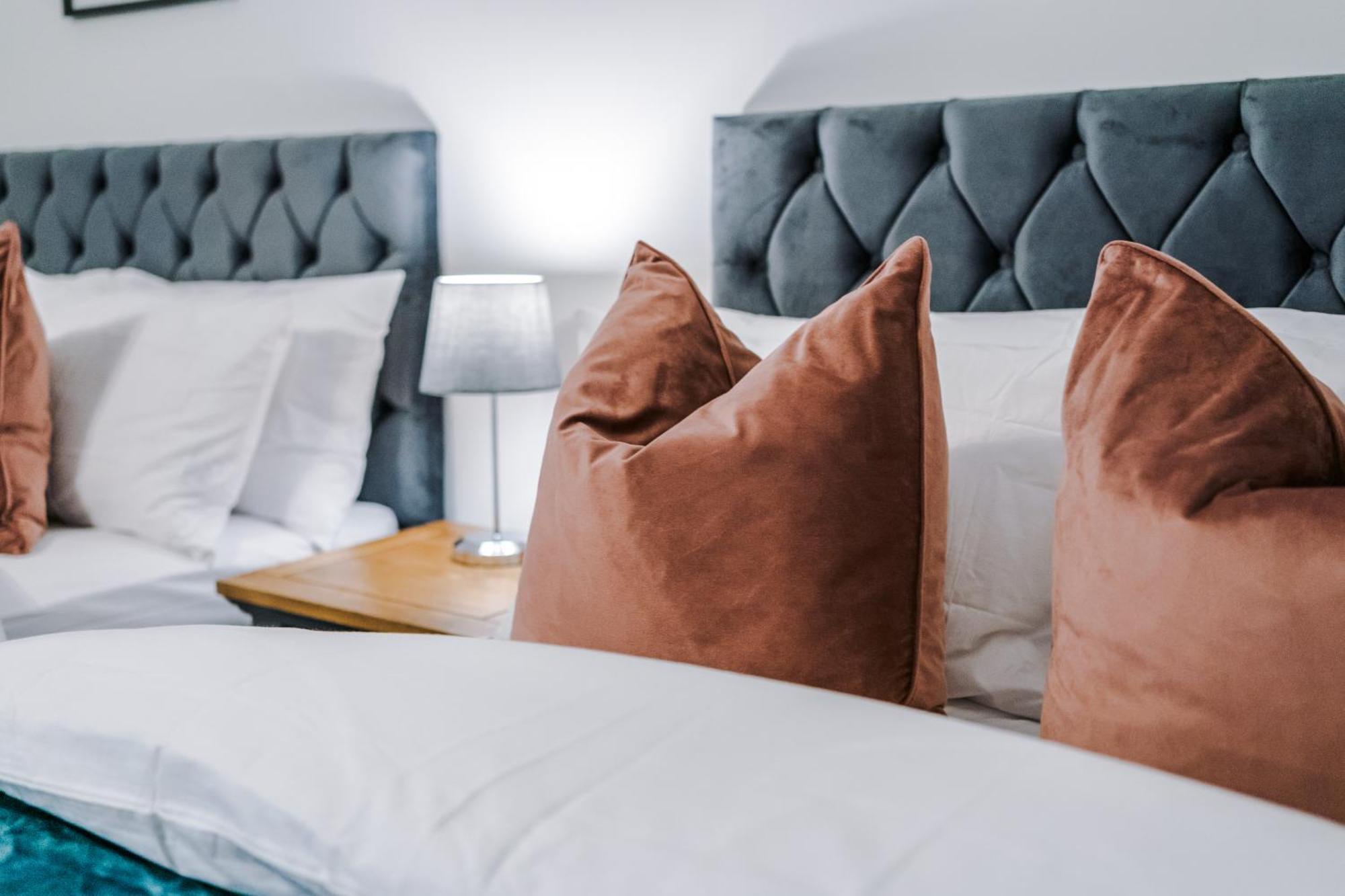 Beautiful Bradford Sleeps 10 With Parking By Purestay Short Bradford (West Yorkshire)
