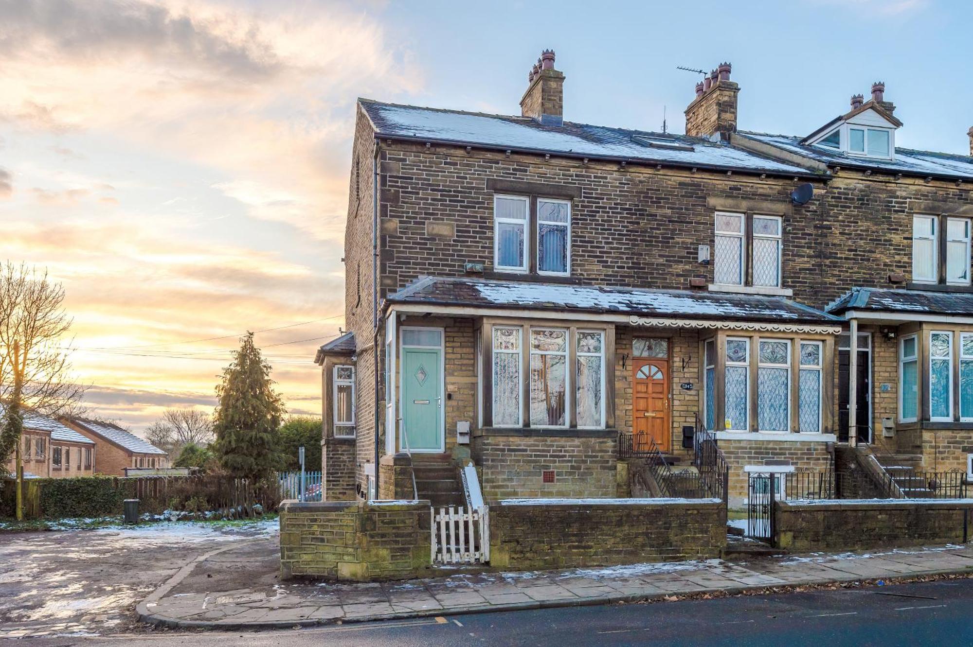 Beautiful Bradford Sleeps 10 With Parking By Purestay Short Bradford (West Yorkshire)
