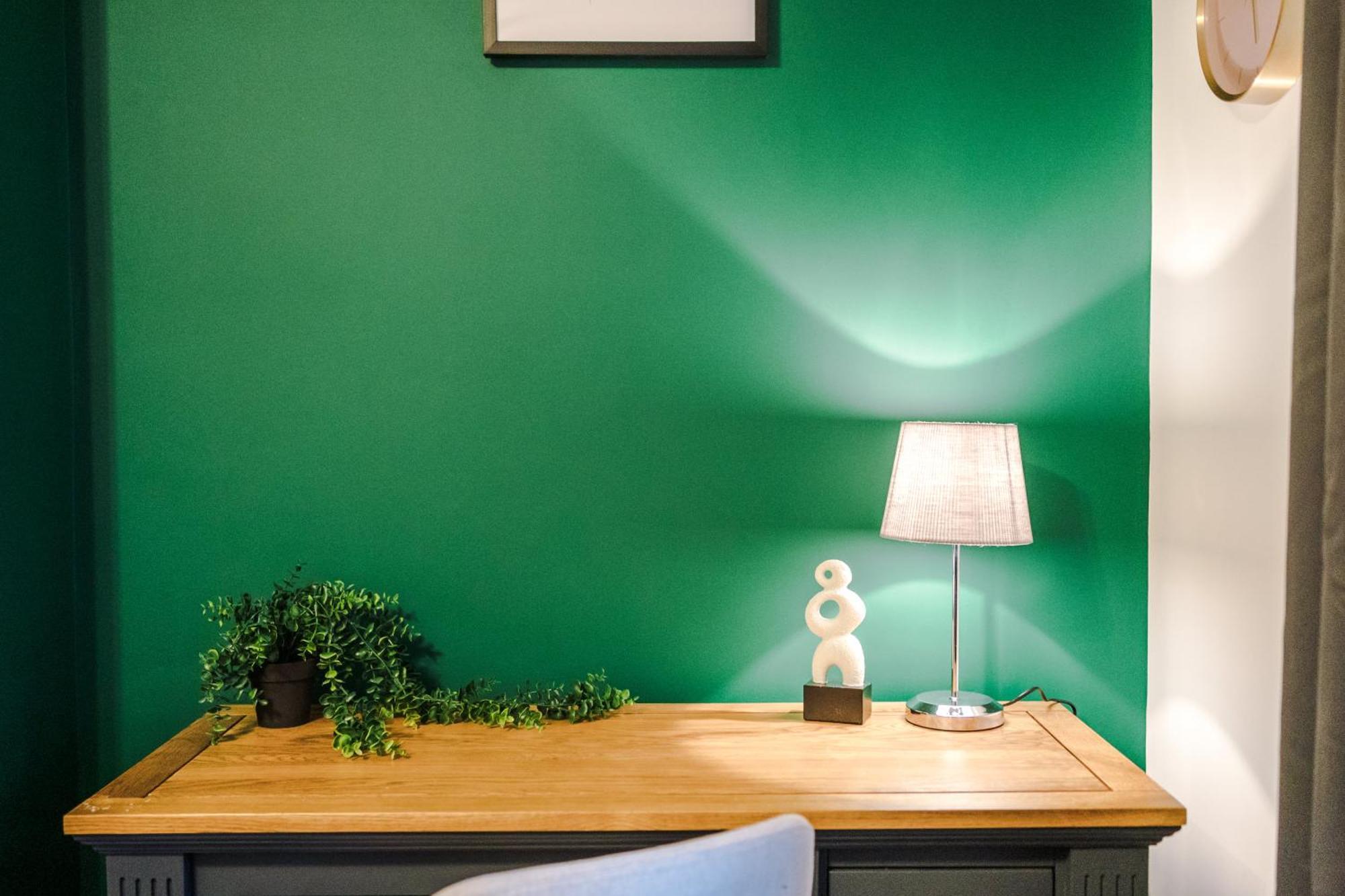 Beautiful Bradford Sleeps 10 With Parking By Purestay Short Holiday home