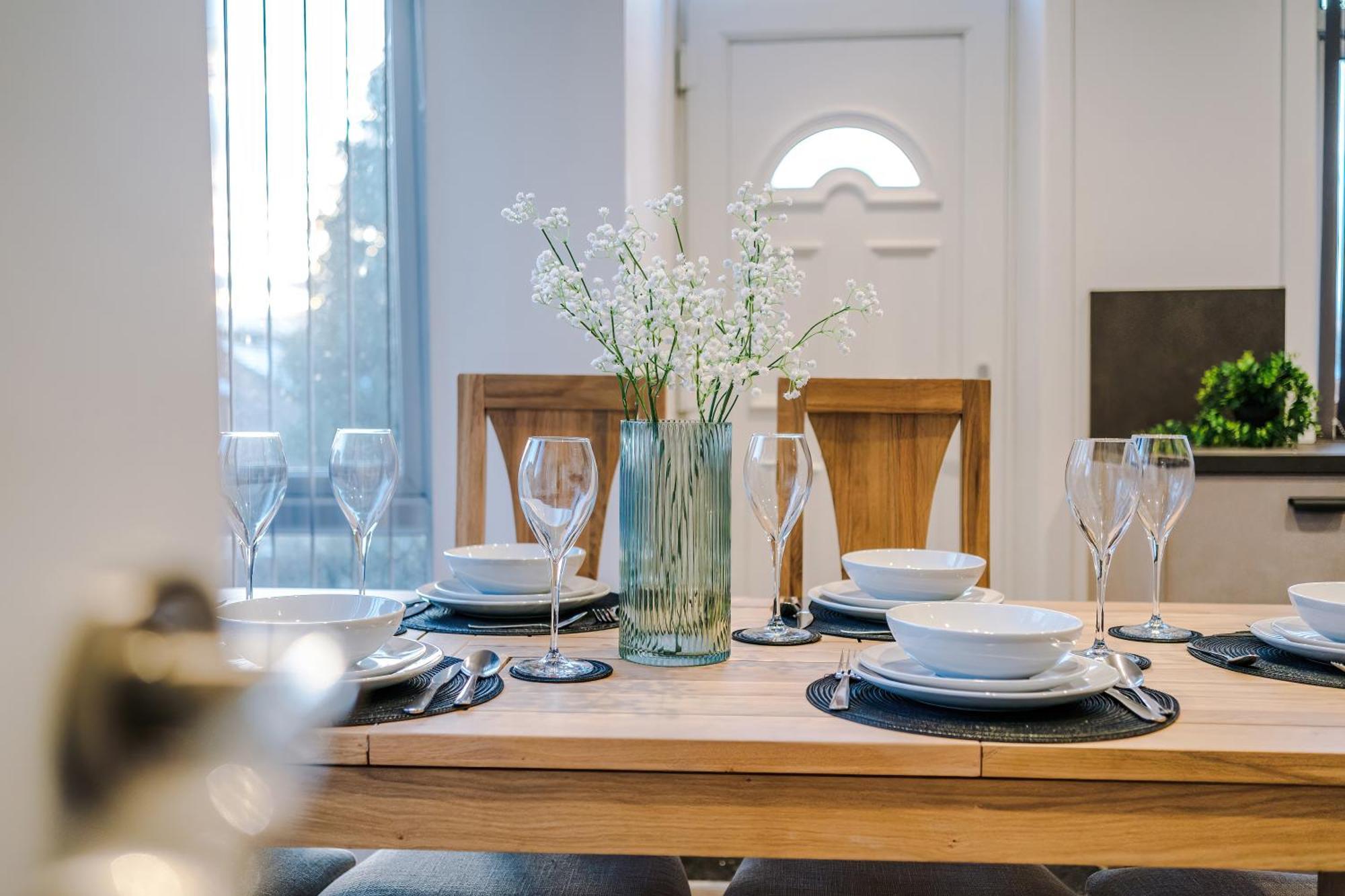 Beautiful Bradford Sleeps 10 With Parking By Purestay Short *