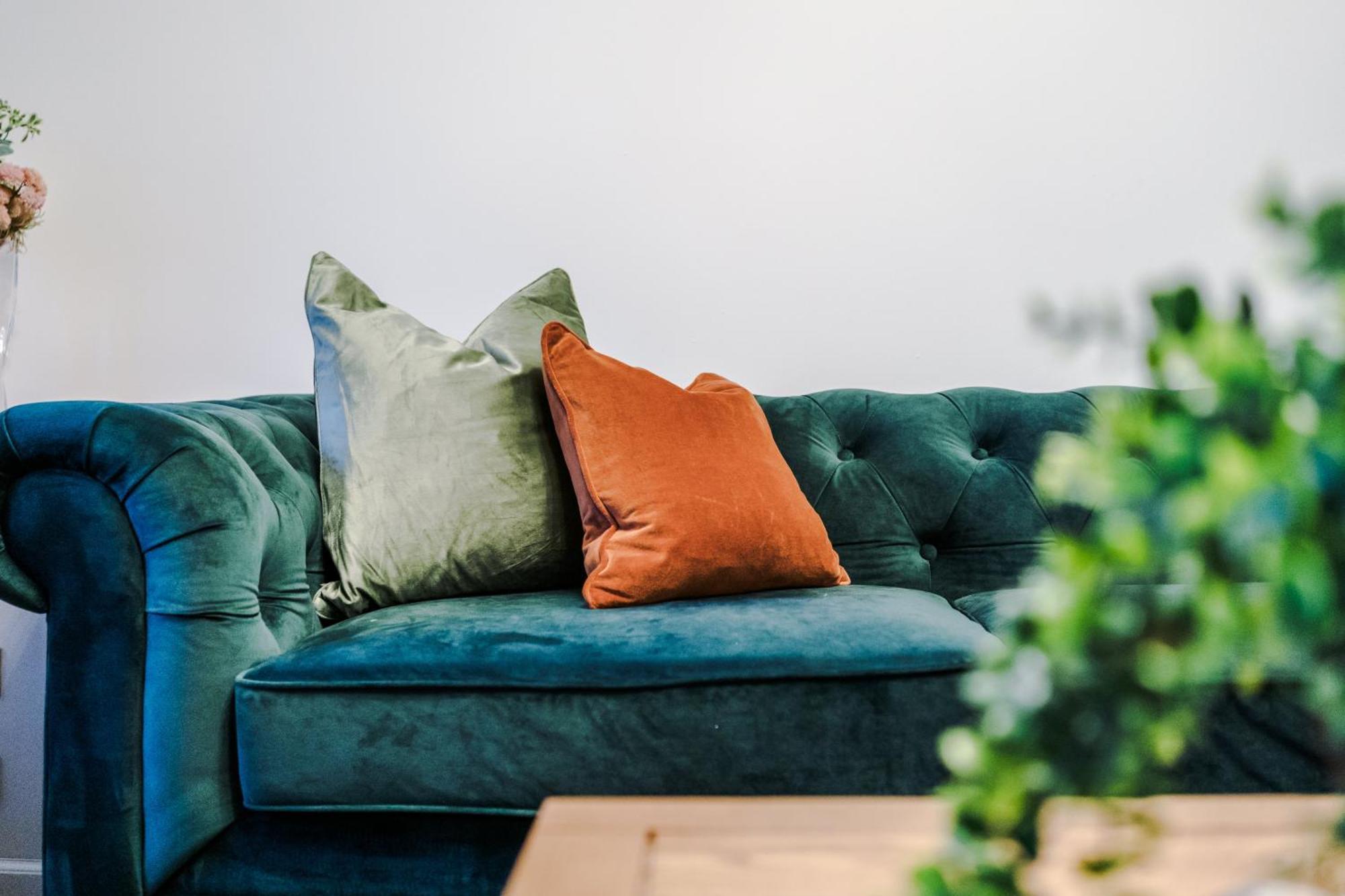 Beautiful Bradford Sleeps 10 With Parking By Purestay Short