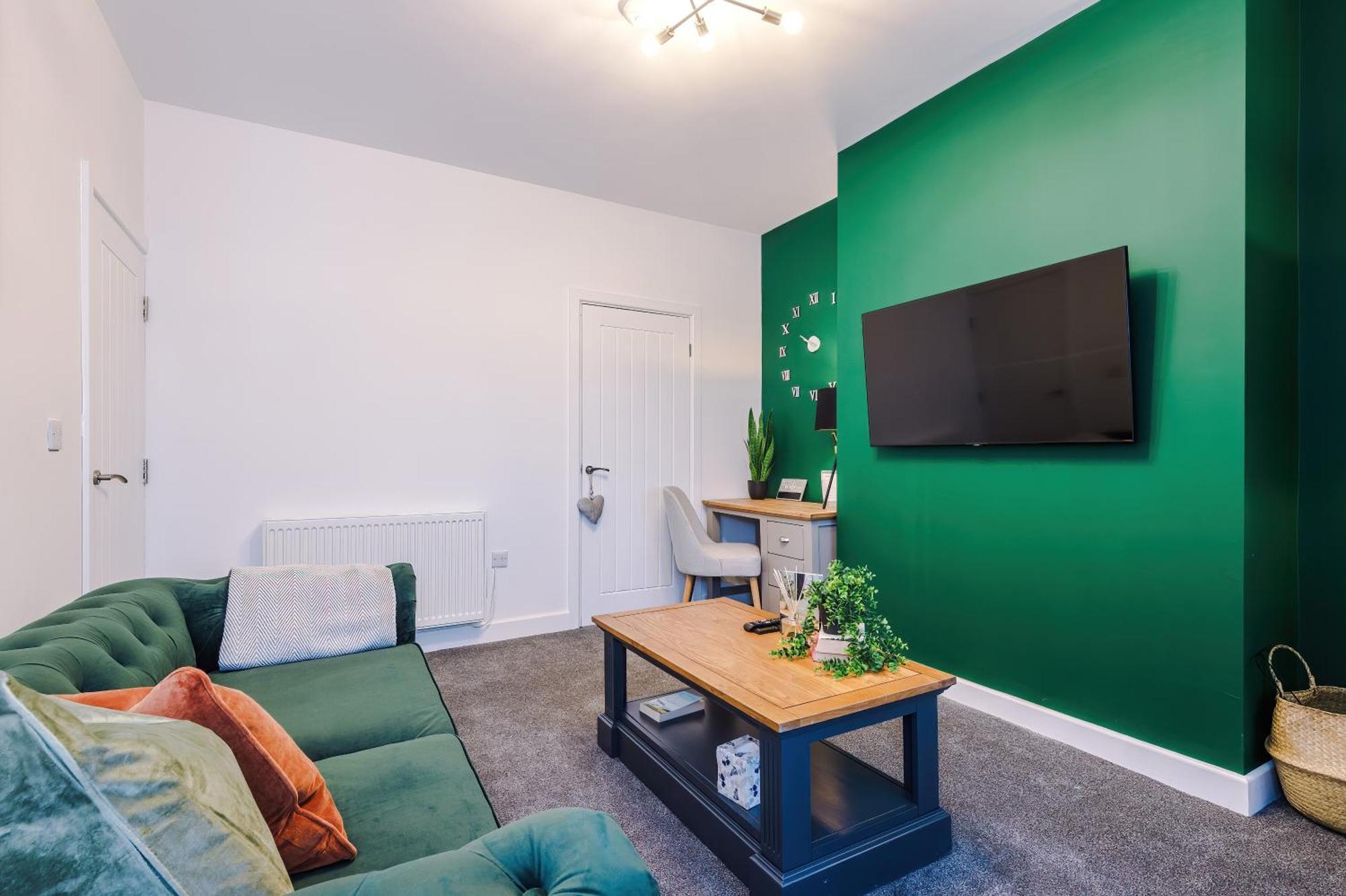 Beautiful Bradford Sleeps 10 With Parking By Purestay Short
