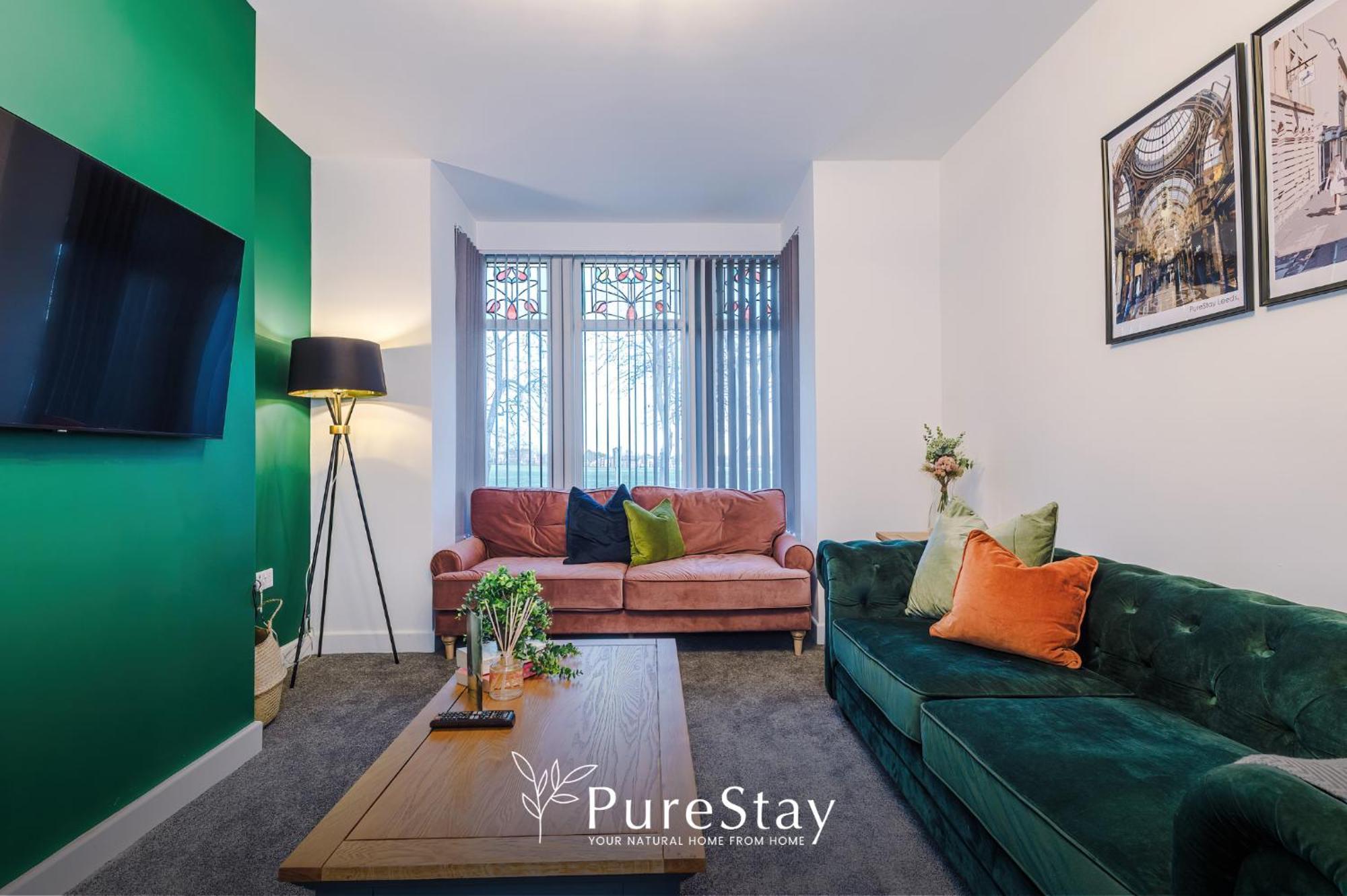 Beautiful Bradford Sleeps 10 With Parking By Purestay Short